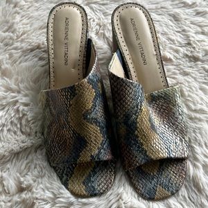 Adrienne Vittadini snake skin slides size 8 1/3